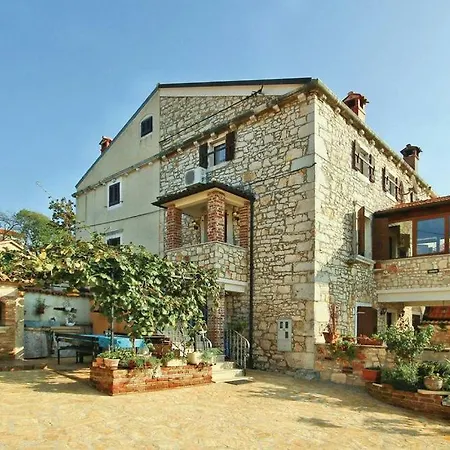 Mugeba 3 Bedroom Apartament *