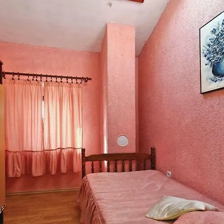 Mugeba 3 Bedroom Апартаменты Пореч